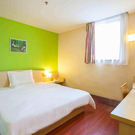 7Days Inn Jingmen Huyaguan Ruang foto