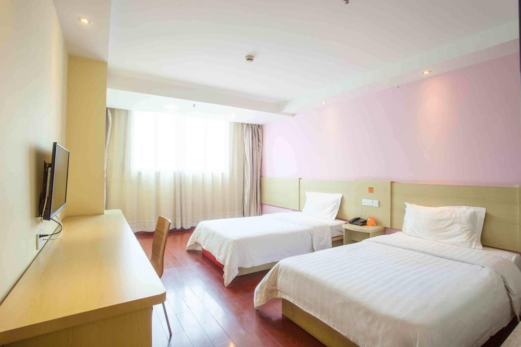 7Days Inn Jingmen Huyaguan Ruang foto