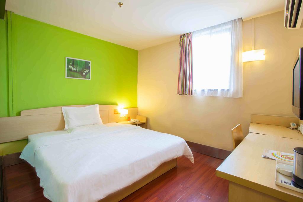 7Days Inn Jingmen Huyaguan Ruang foto